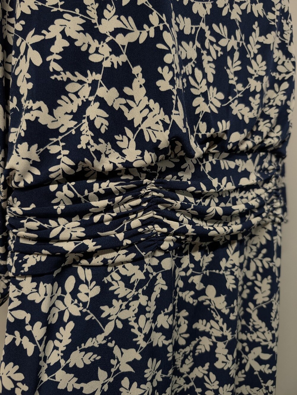 JMH Size 14 Navy White Leaf Print Midi Dress Flutter Sleeve Stretch Half Sleeve - Picture 6 of 9